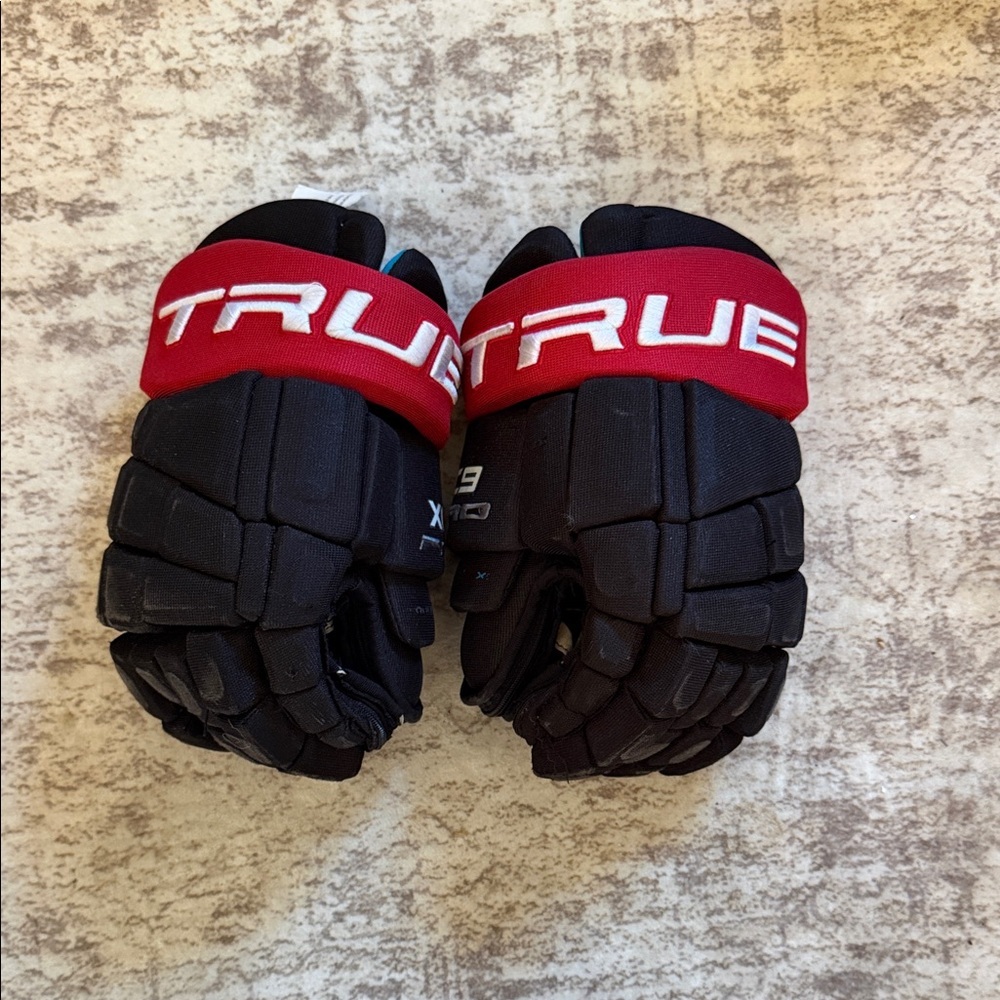TRUE Kids Black Hockey Gloves